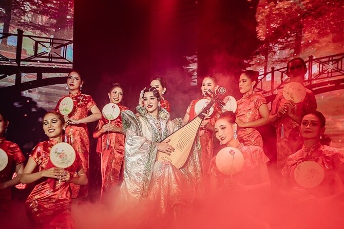 Fine Dining with Cultural Show by the Mandarin Oriental - Crossing the Chao Phraya by teak boat
