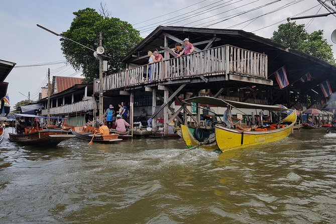 Floating Market Damnoen Saduak and Meklong Railway Market: Half Day Tour - Damnoen Saduak by small boat