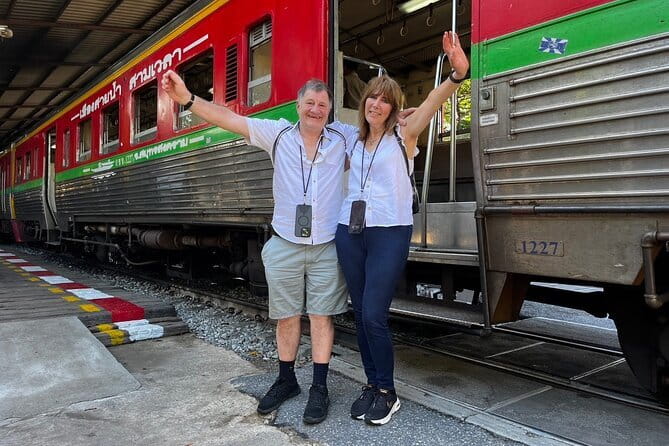Floating Market & Railway Market Private Tour - Taking the motorboat through Damnoen Saduak