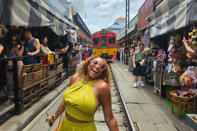 Floating Market & Train Market Private Tour(Premium Service) - The day in six useful points