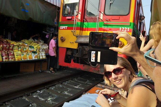 Floating & Railway Markets (Optional Mangrove Visit) Private Tour - Cruising Damnoen Saduak by motorboat