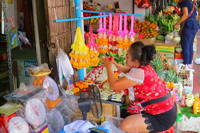 Flower Market & Floral Art: Multilingual Private Tour [EN/others] - Walking through Kudi Chin to Santa Cruz Church