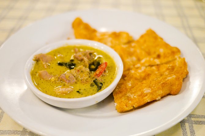 Foodie Experience of Historic Bang Rak - Crossing by ferry for northeastern Thai food