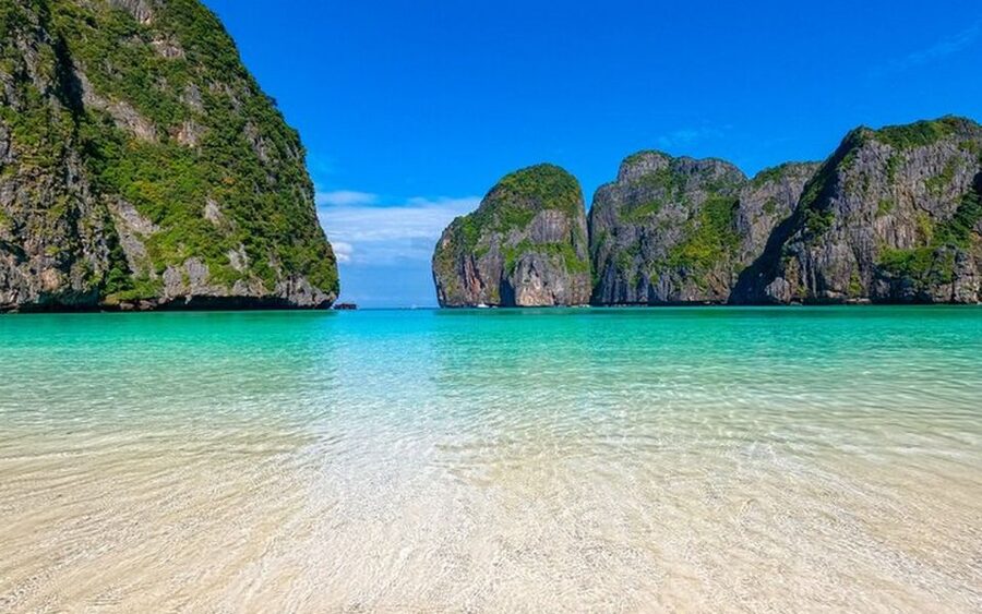 From Ao Nang: Phi Phi Islands Day Tour by Boat with Lunch - Guides make a real difference