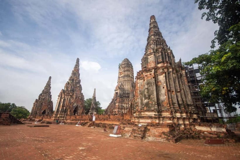 From Bangkok: Affordable Ayutthaya Highlights Tour - The one-hour break and local Thai food
