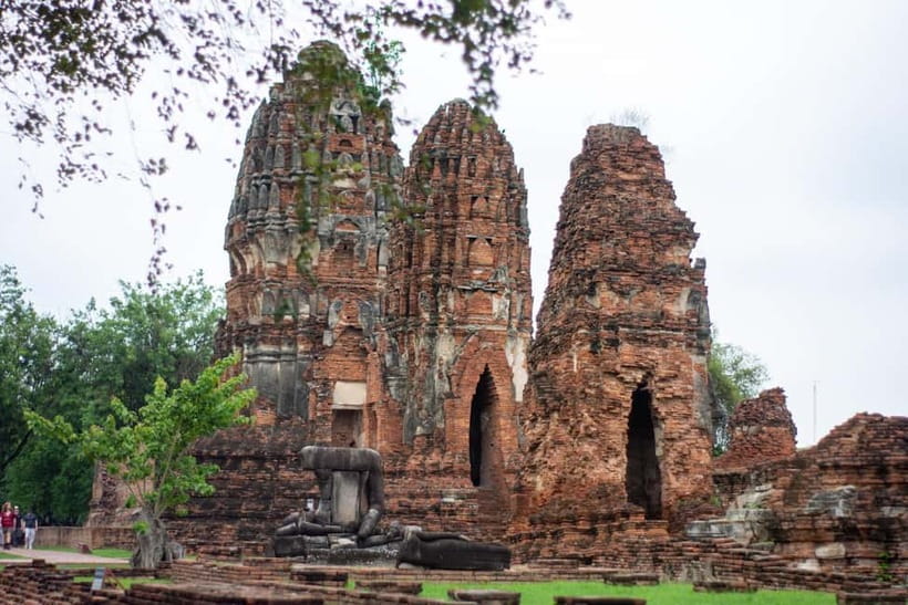 From Bangkok: Affordable Ayutthaya Highlights Tour - Wat Chaiwatthanaram and its riverside setting