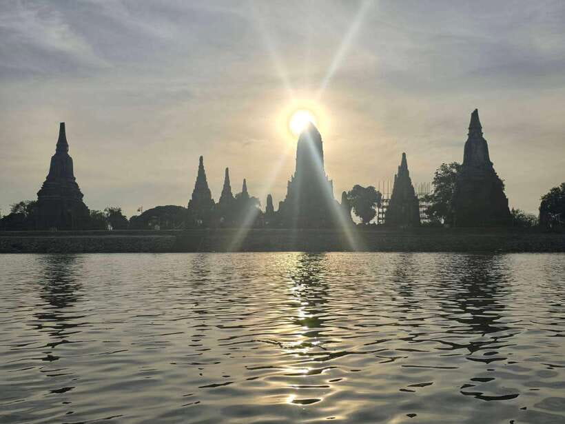 From Bangkok: Ayutthaya Afternoon Tour with Boat & Tuk-Tuk - Wat Mahathat and the famous tree roots