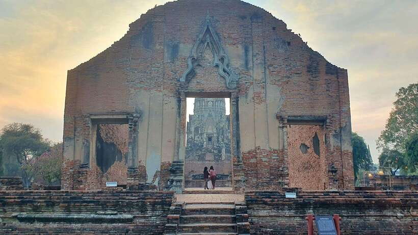 From Bangkok: Ayutthaya Afternoon Tour with Boat & Tuk-Tuk - The food market and local prices