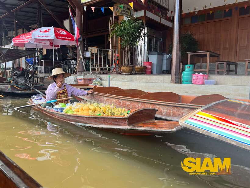 From Bangkok:Damnoen Floating Market and Railway Market Tour - How much time do you really get?