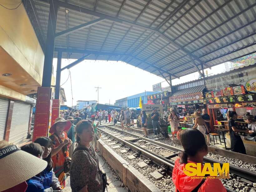 From Bangkok:Damnoen Floating Market and Railway Market Tour - What to bring for a more comfortable outing