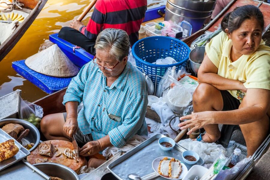 From Bangkok: Damnoen Saduak Floating Market Guided Tour - Who should take this tour?