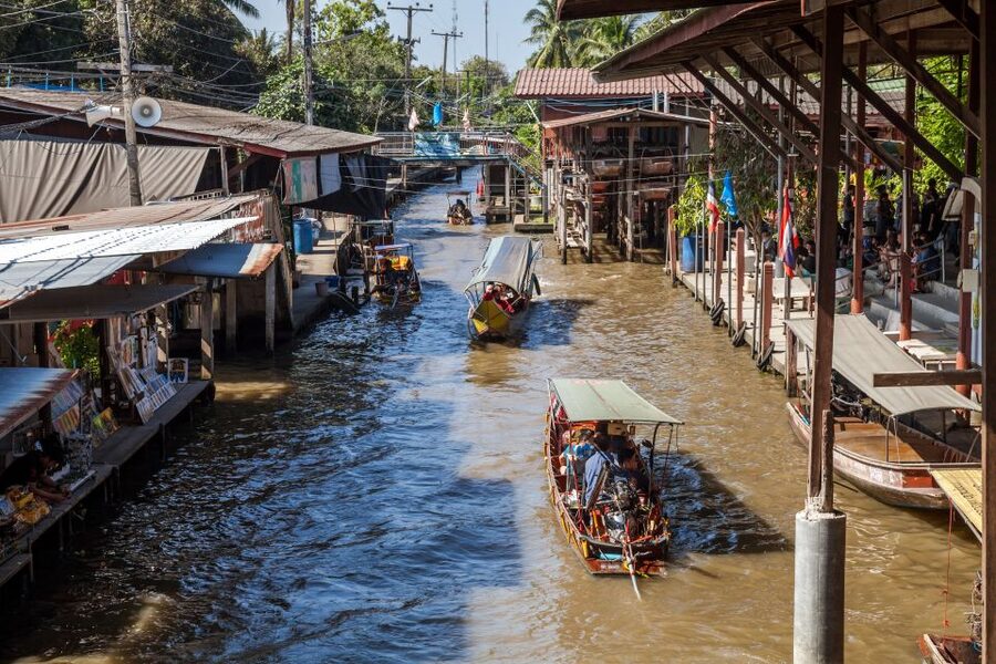 From Bangkok: Damnoen Saduak Floating Market Guided Tour - The coconut plantation and palm sugar stop