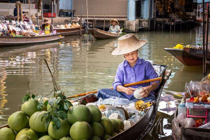 From Bangkok: Railway & Damnoen Saduak Floating Market Tour - Is $43 good value?