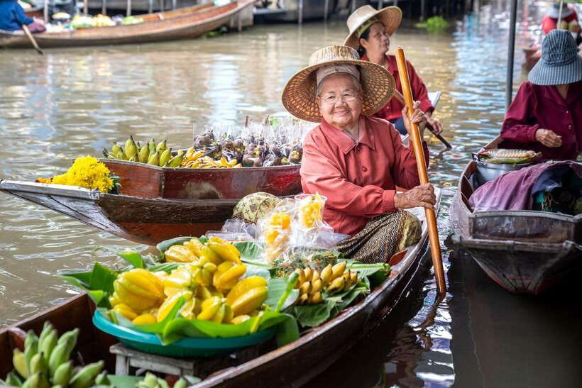 From Bangkok: Railway & Damnoen Saduak Floating Market Tour - From paved roads to the Damnoen Saduak canals