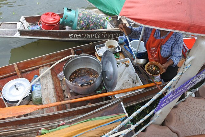 From Bangkok : Thaka Floating Market - Coconut sugar making in 20 minutes
