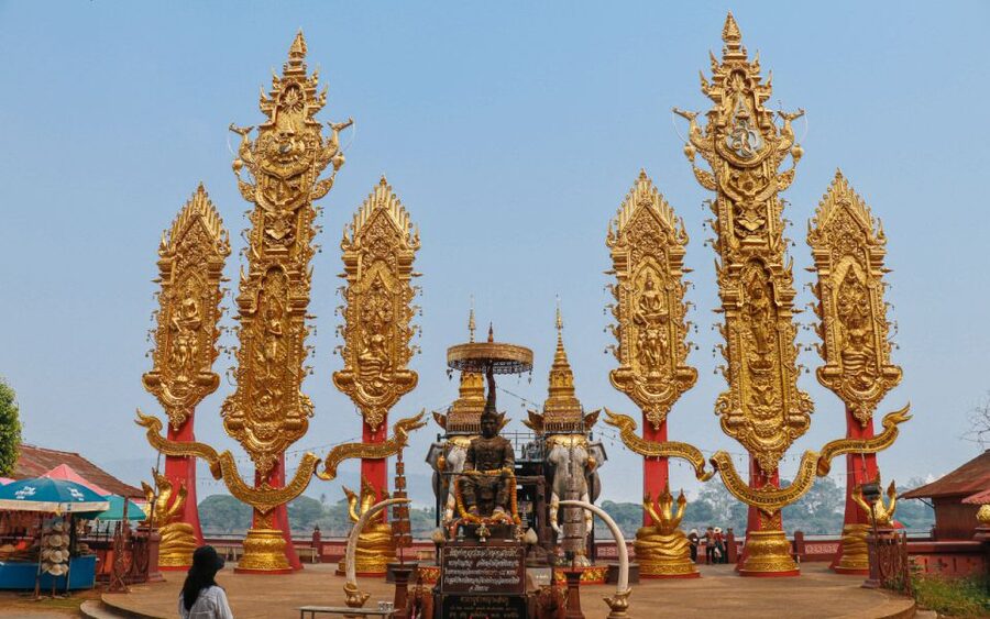From Chiang Rai: Famous Temples and Golden Triangle Day Tour - The Blue Temple is compact, bold, and easy to love