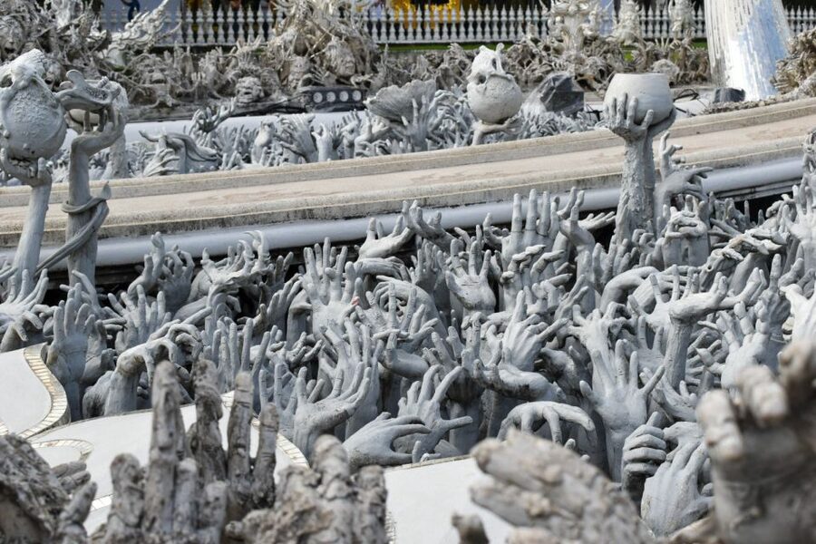From Chiang Rai: Famous Temples and Golden Triangle Day Tour - Hall of Opium explains more than the viewpoint can