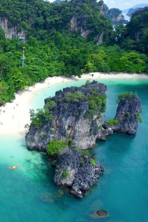 From Krabi: Hong Islands Day Trip by Speedboat with Lunch - Hong Lagoon and its limestone walls