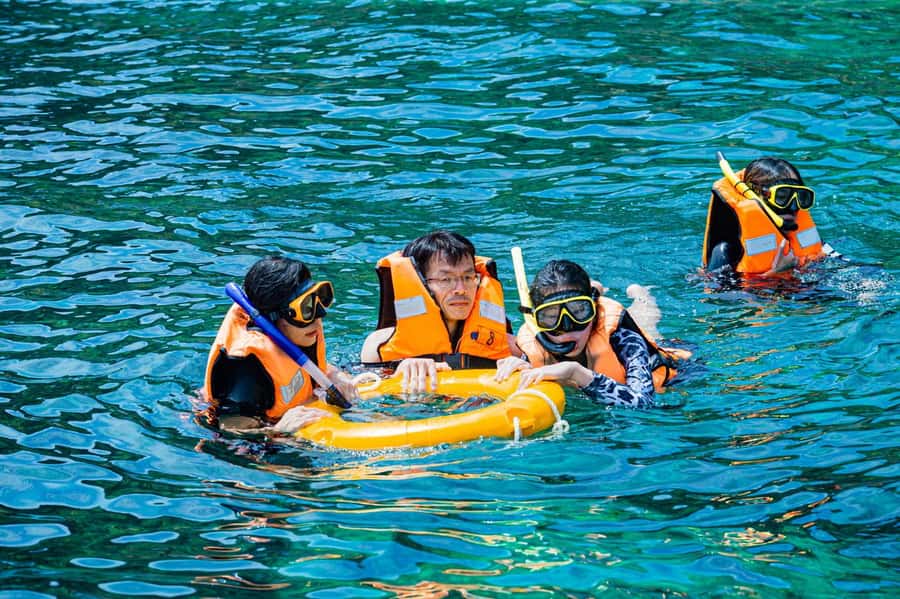 From Phuket: Coral Island Kahung Beach Speedboat Trip - Arriving at Coral Island’s Kahung Beach