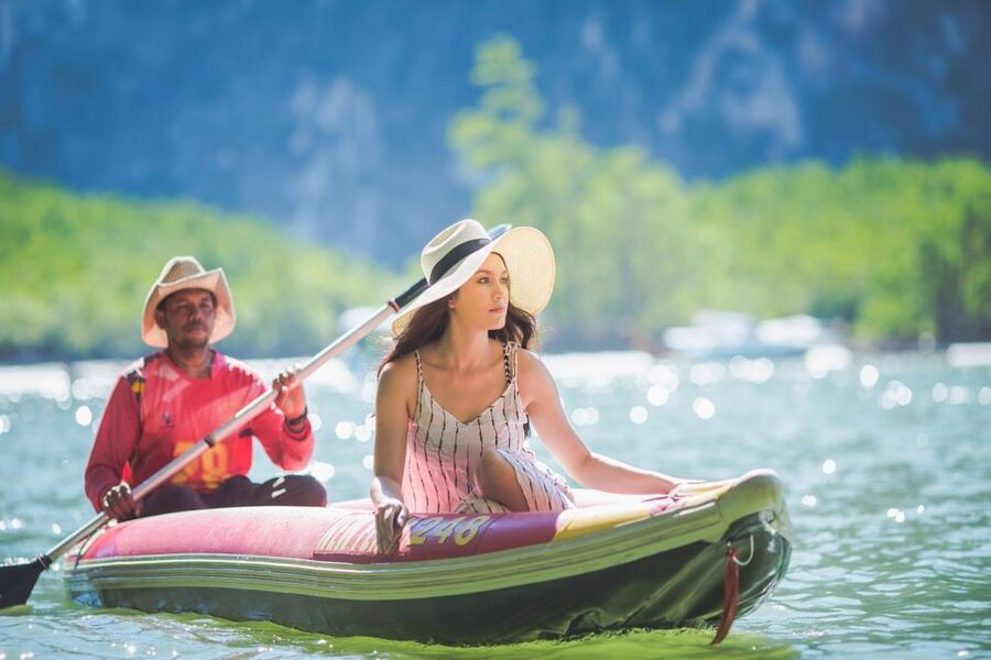 From Phuket: James Bond and Phang Nga Bay Tour by Speedboat - Lunch at Panyee Island’s Muslim fishing village