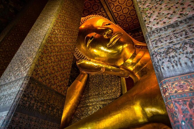 Full Day Bangkok PRIVATE City Tour With Locals - Wat Trimit & Wat Pho tickets - A smart first look at Bangkok