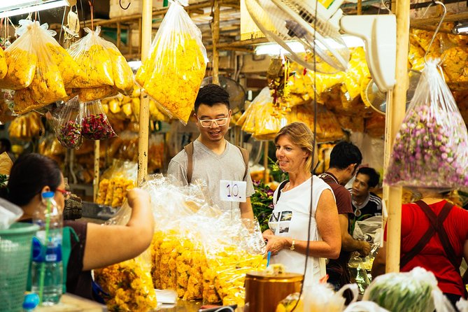 Full Day Bangkok PRIVATE City Tour With Locals - Wat Trimit & Wat Pho tickets - A tuk-tuk ride to the Golden Mount
