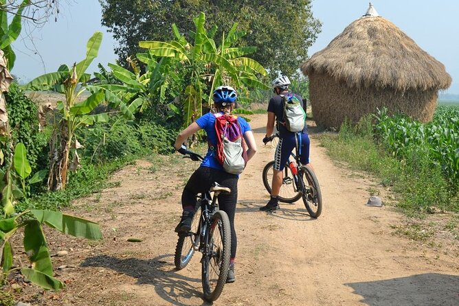 Full-Day Hike and Bike Tour from Chiang Mai - The morning drive and Wat Ban Den