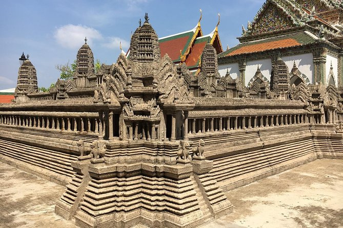 Grand Palace , Thai dance & Fun street walk in Bangkok - Lunch like a local, followed by Thai sweets