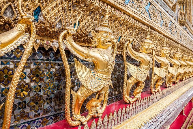 Grand Palace, Wat Phra Kaew, Wat Pho and Wat Arun Walking Tour From Bangkok - Crossing to Wat Arun by the Chao Phraya River