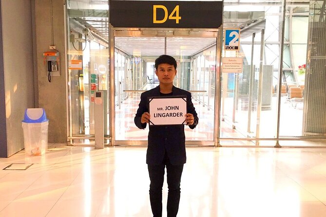 Guided Arrival Fast-Track Service: Bangkok Suvarnabhumi Airport - Reaching the Curb, Not Your Hotel