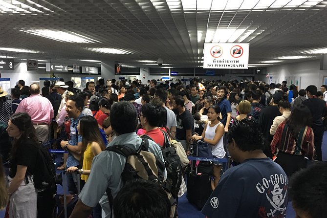 Guided Fast Track Immigration From Aircraft to Arrivals– Bangkok - Lounge access and what it really adds
