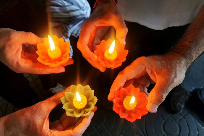 Half Day Bangkok Food and Sightseeing Tour - Wat Hua Lamphong gives the tour a calm beginning