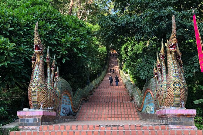 Half Day Doi Suthep Temple and Palad Temple (Private tour) - Should you book it?