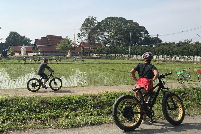 Half-day E-bike Countryside and rice paddies (flat land, GUIDED) - What food and drinks are included