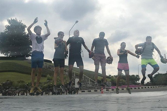 Half-day E-bike Nam Phrae (hilly, fully paved roads, GUIDED) - Wat Ton Kwen and the temple portion