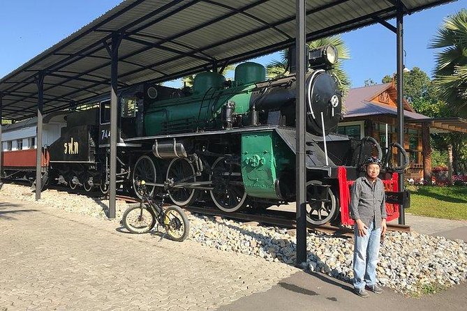 Half-day E-bike Nam Phrae (hilly, fully paved roads, GUIDED) - Food, water, and the end of the morning