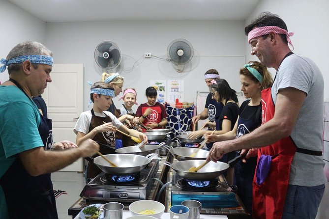Half Day Evening Cooking Class with Market Tour in Chiang Mai - What the four-hour lesson feels like