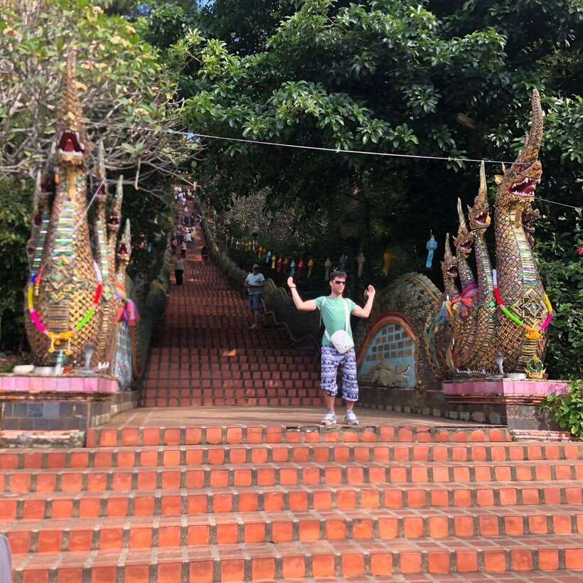 Half Day Morning Wat Pha Lat & Wat Phra That Doi Suthep Tour - Wat Phra That Doi Suthep and its 306 steps