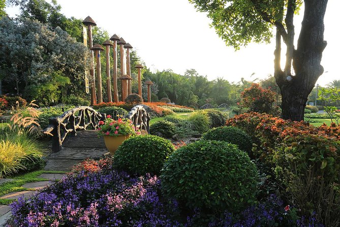 Half Day Phra That Doi Kham Temple and Royal Park Rajapruek (Private Tour) - Two very different Chiang Mai sights in one half-day