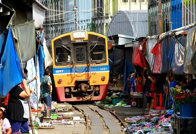 Half-Day Railway Market and Floating Market Tour in Thailand - Cruising Damnoen Saduak Floating Market