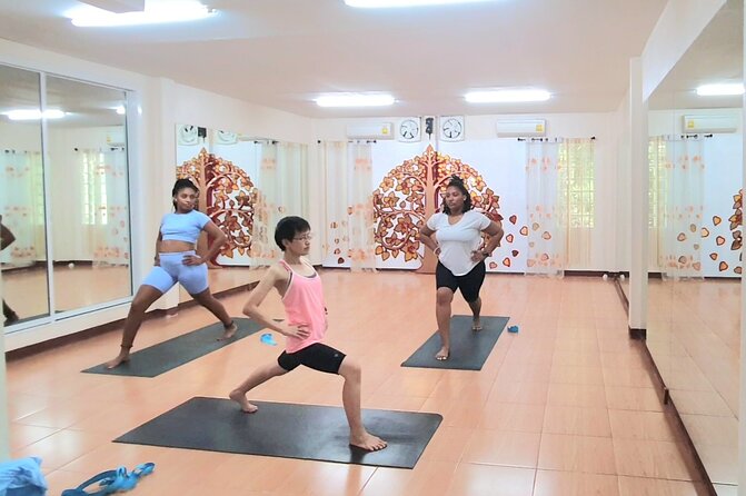 Half-Day Yoga, Meditation, and Thai Cultural Immersion in Chiang Mai - Wat Phra That Doi Saket and the local market