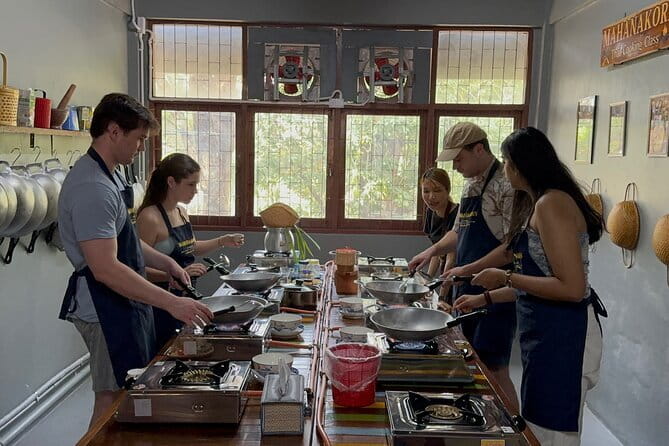 Hands-On Thai Cooking Class Bangkok with Local Chef (Small Group) - Meeting Chef Joyce and setting up your station