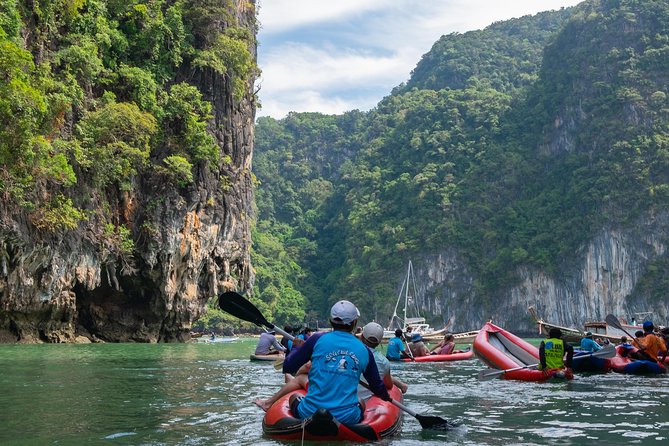 Hong by Starlight: Sea Cave Kayaking and Loy Krathong Floating - Cruising across Phang Nga Bay