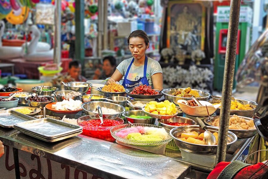 Hua Hin: Local Food Nighttime Guided Tour - Hua Hin after dark, one bite at a time