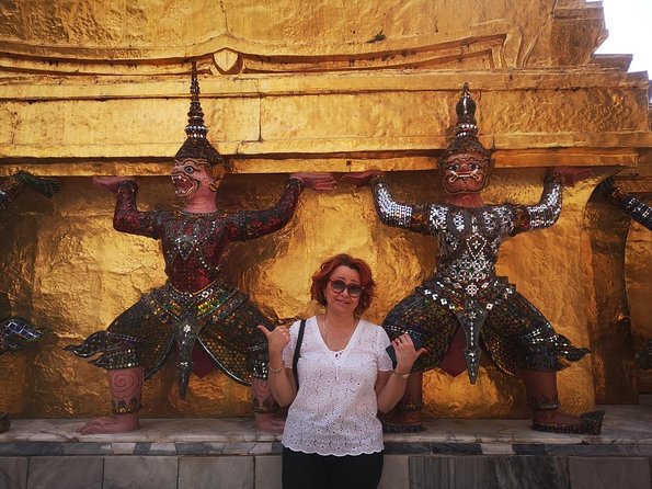In and around Bangkok Private Tour Guide with Custom Experience - Choosing between Bangkok’s royal center and local neighborhoods