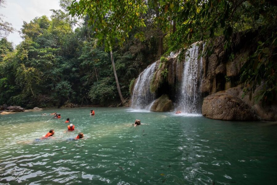 Kanchanaburi: Erawan Waterfall & Train Full-Day Tour - Srinakarin Lake gives the morning a quiet start