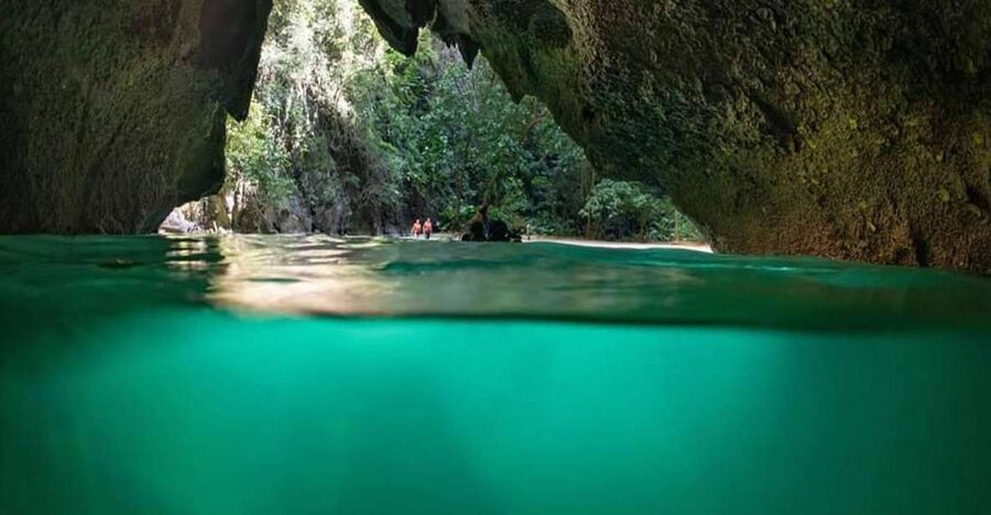 Ko Lanta: 4 Islands Snorkeling Tour by Longtail Boat - Ko Chueak, the first snorkeling stop