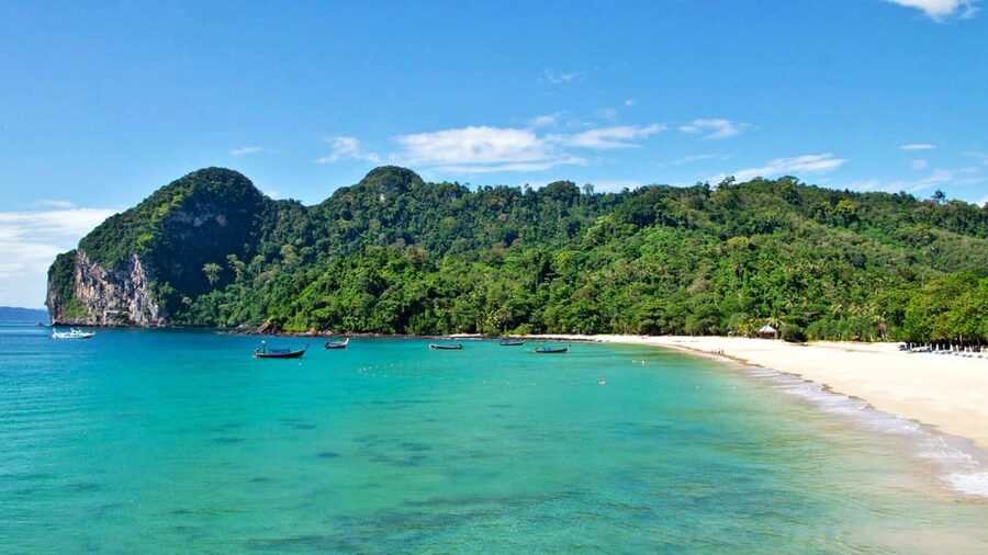 Ko Lanta: Emerald Cave and 4 Islands Tour by Longtail Boat - Should you book this Ko Lanta island tour?