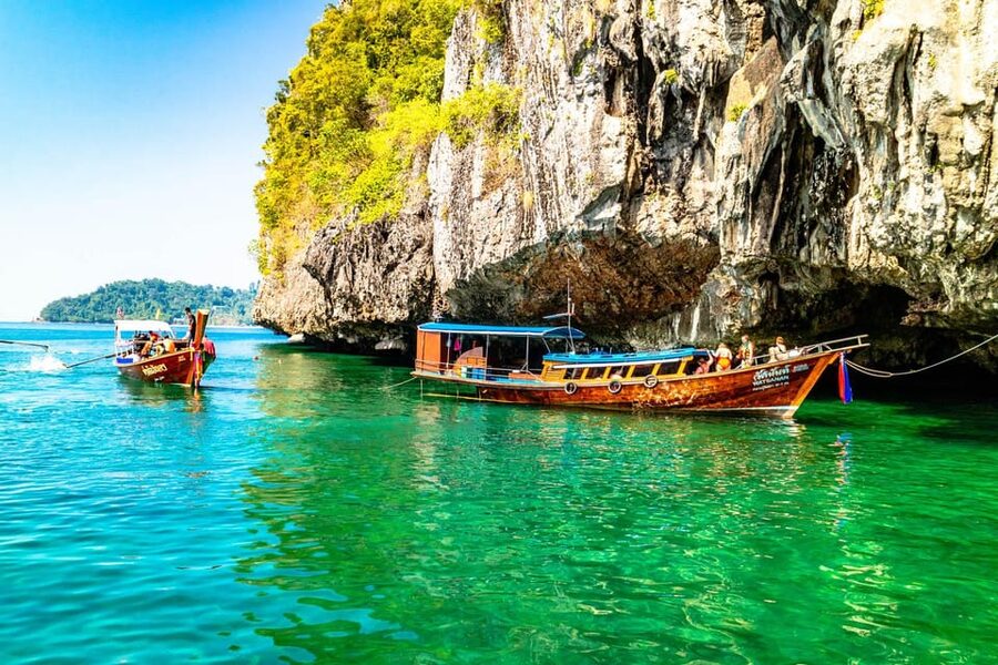 Ko Lanta: Emerald Cave and 4 Islands Tour by Longtail Boat - What the $34 price really covers