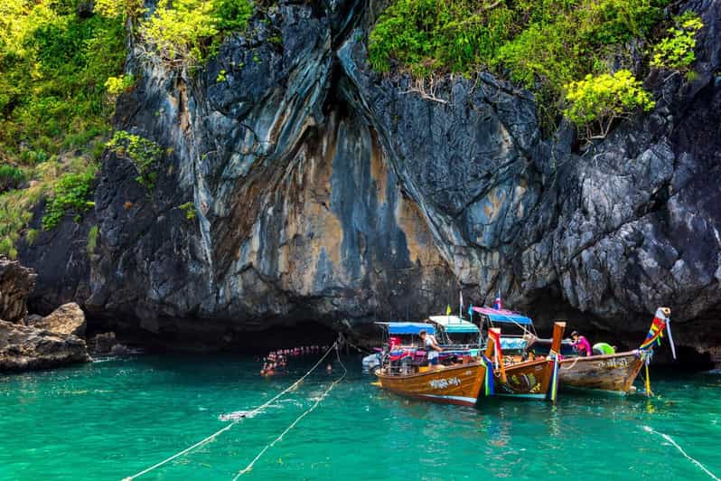 Ko Lanta: Emerald Cave and 4 Islands Tour by Longtail Boat - The morning starts with simple pickup and a longtail boat